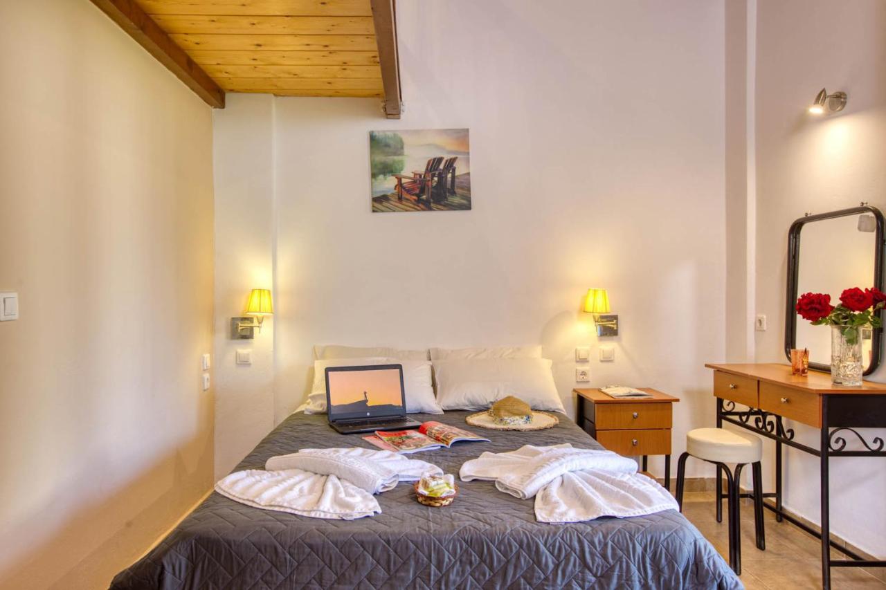 Christinas Lofts Apartment Agios Matthaios  Ngoại thất bức ảnh