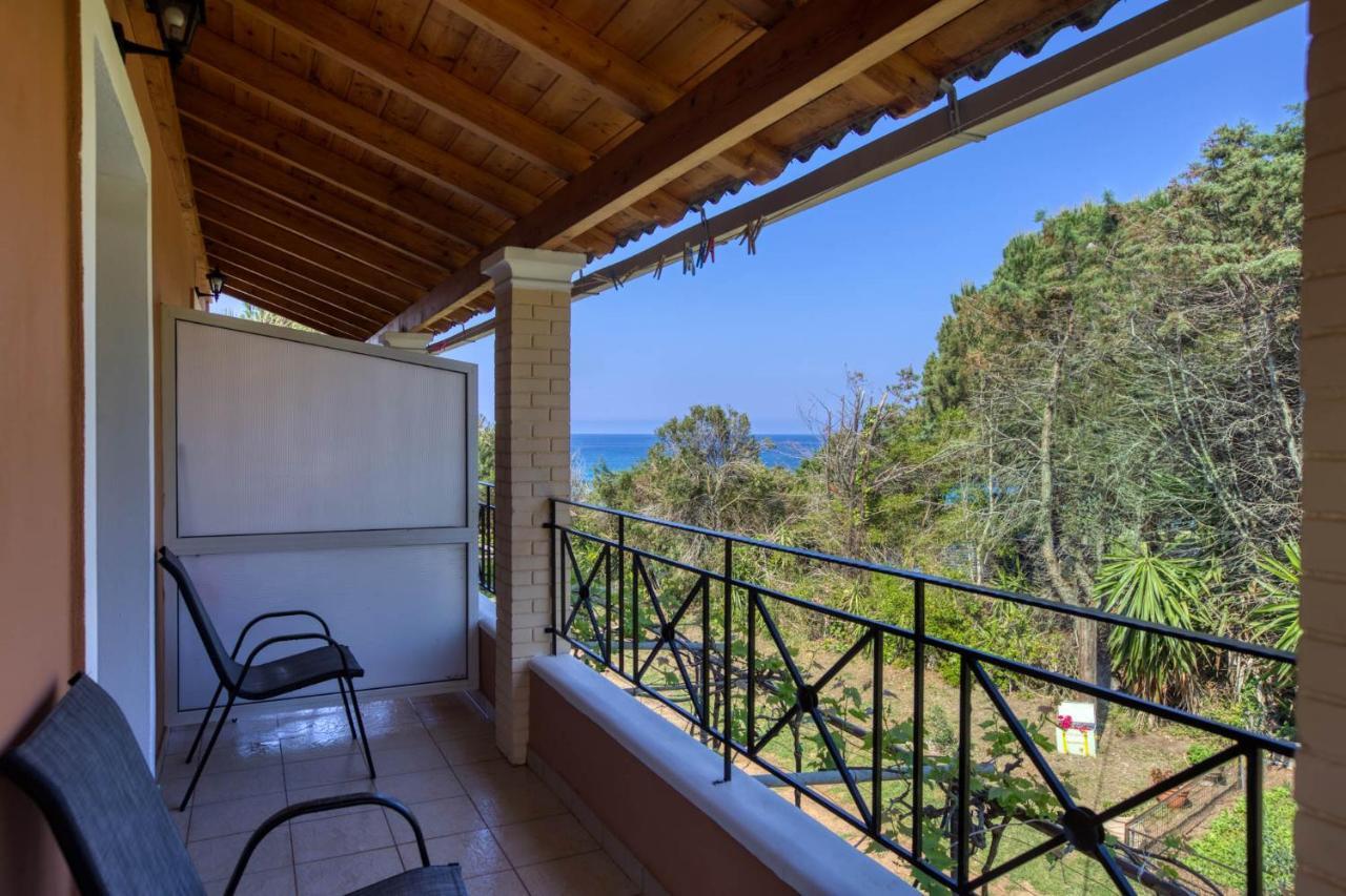 Christinas Lofts Apartment Agios Matthaios  Ngoại thất bức ảnh