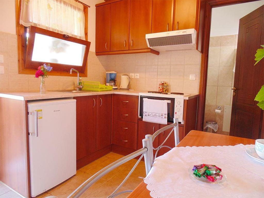 Christinas Lofts Apartment Agios Matthaios  Ngoại thất bức ảnh